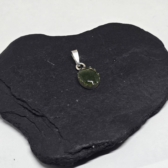925 Sale: Sterling Silver Oval Pendant – Green Seaglass
