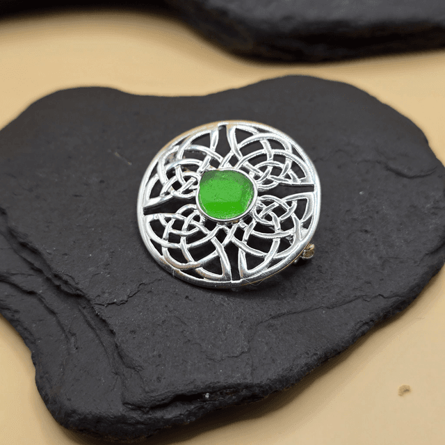 925 Celtic Knot Brooch – Green Seaglass (Shield Style)